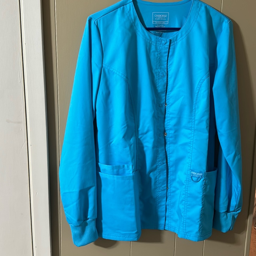 Women’s turquoise lab coat